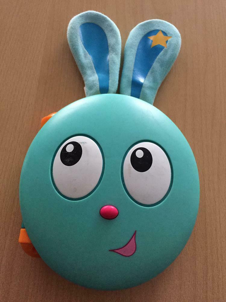 Jojo lapin Ouaps livre musical, Enfants & Bébés, Utilisé