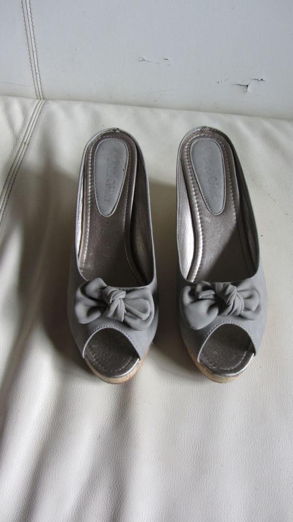 chaussures compensée  P 40, Enlèvement ou Envoi, Comme neuf