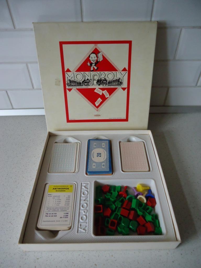 Vintage "Monopoly" van Deska in prima staat en compleet !, Vijf spelers of meer, Ophalen of Verzenden, Zo goed als nieuw, Deska