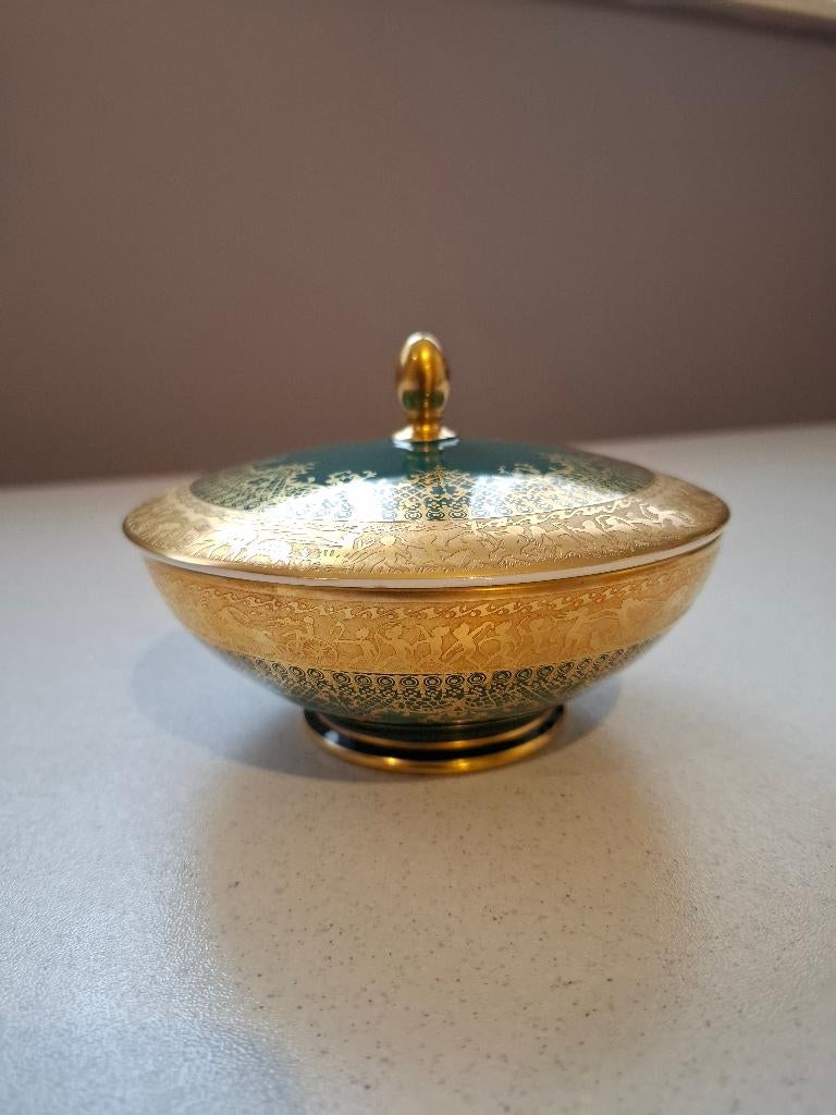 Bonbonnière en fine porcelaine DW Karlsbader Westarbeit, Ophalen