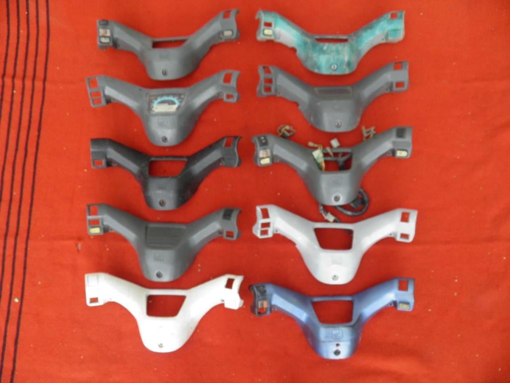 In goede staat, achterste stuurkappen voor Honda Wallaroo., Vélos & Vélomoteurs, Pièces de cyclomoteur | Général, Utilisé, Capot