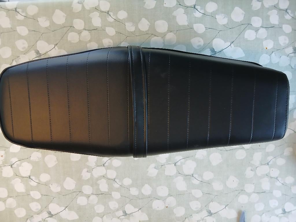 NOUVELLE SELLE FLANDRIA RECORD 4, Vélos & Vélomoteurs, Enlèvement ou Envoi, Neuf, Selle, Autres marques