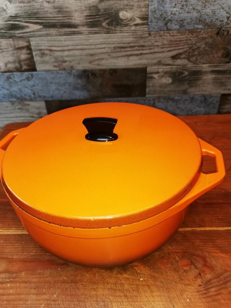 Emalco swiss made 28, Huis en Inrichting, Keuken | Potten en Pannen, Ophalen of Verzenden