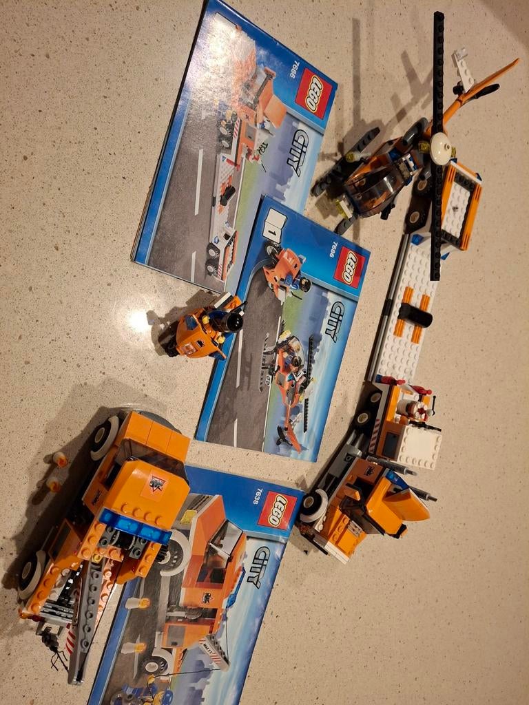 Lego City 7686 en 7638 depannage-teams, Ophalen of Verzenden, Zo goed als nieuw, Complete set, Lego