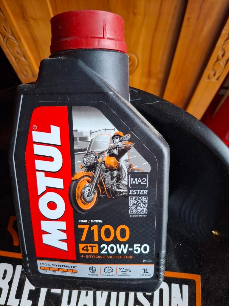 Huile Motul 20w-50 bidon neuf, Enlèvement