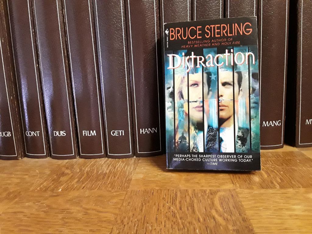Distraction, Bruce Sterling, Ophalen of Verzenden, Zo goed als nieuw, Bruce Sterliing