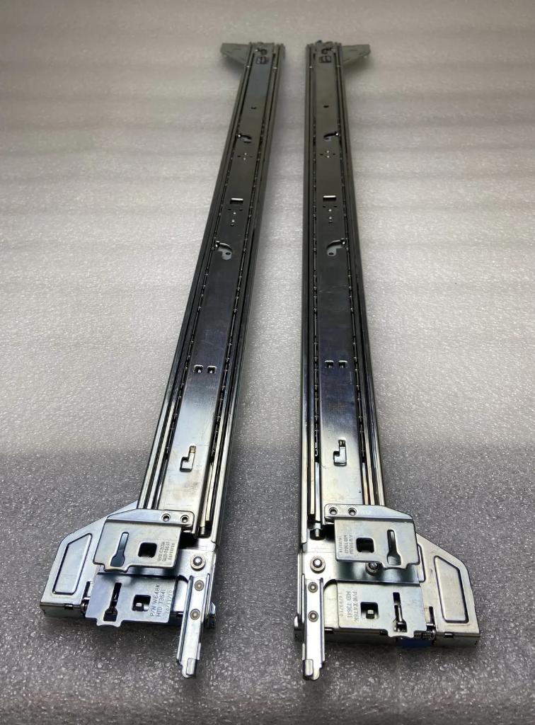 GENUINE Dell PowerEdge B2 Ready Rail Kit, Ophalen of Verzenden, Zo goed als nieuw, Geperforeerd, Geperforeerd