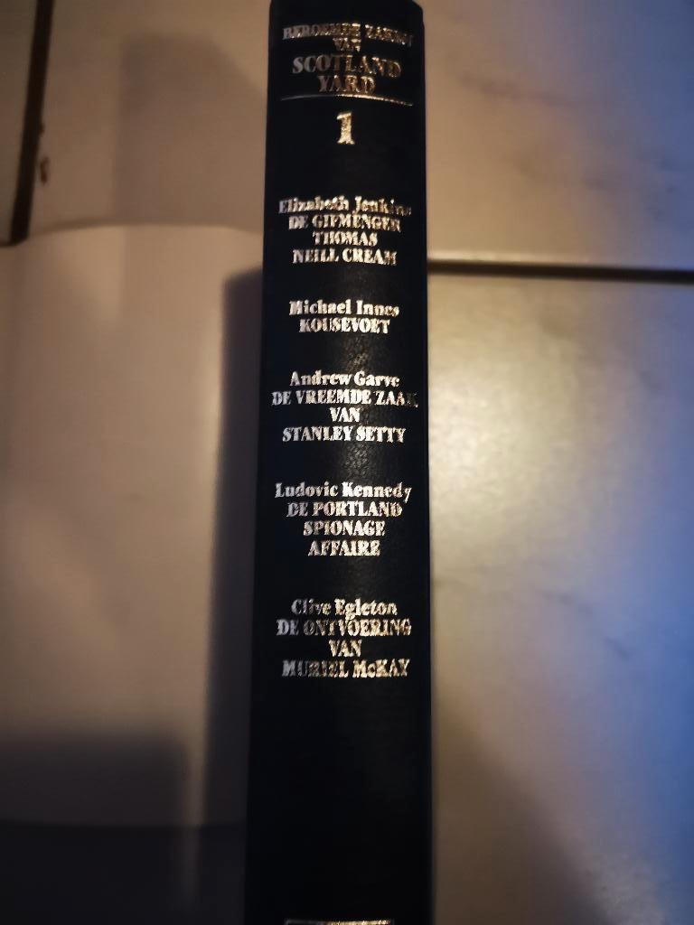 Boek beroemde zaken van' Scotland yard, Ophalen of Verzenden