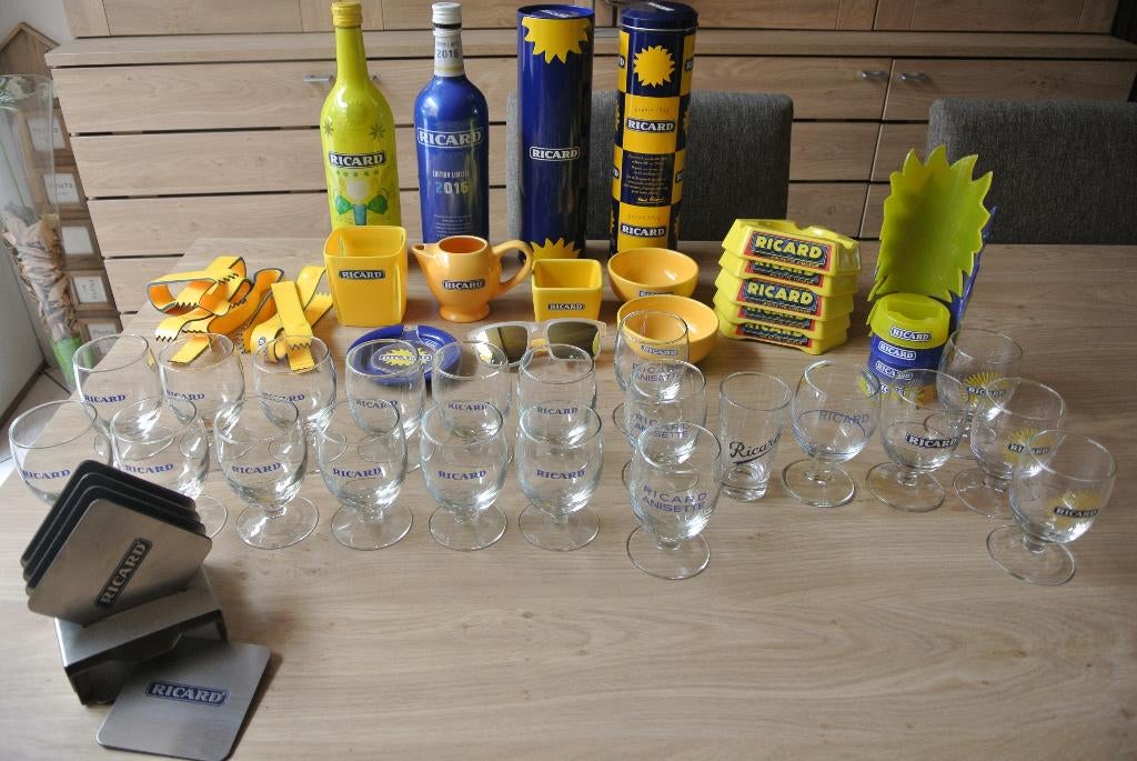 Verres et objets Ricard, Collections, Enlèvement, Comme neuf