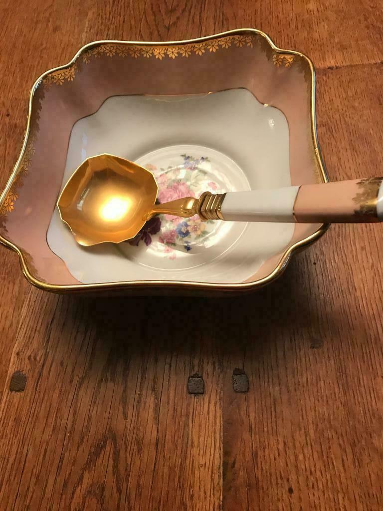Saladier et louche en porcelaine de Limoges, Verzamelen, Ophalen, Zo goed als nieuw, Porselein, Bord of Schaal