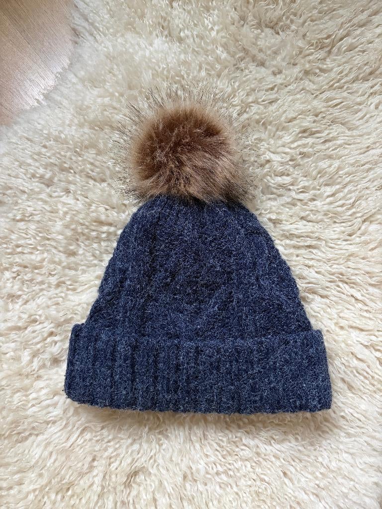 AS Adventure muts met fleece & pompon, OS, Kleding | Dames, Mutsen, Sjaals en Handschoenen, Zo goed als nieuw, Muts, Maat 38/40 (M)