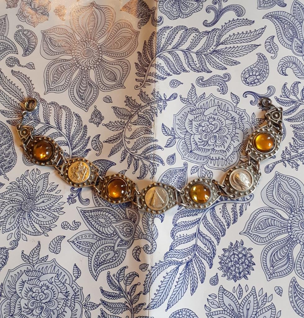 Bracelet religieux 3 médailles et 4 perles jaune, Enlèvement ou Envoi, Utilisé, Noir