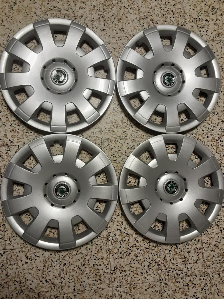 Enjoliveurs vw 16" ,15" ou skoda 16" ,15" ,seat 15", Enlèvement, Utilisé, Skoda