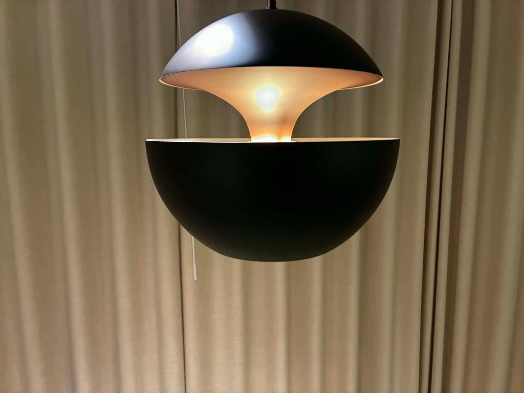 belle lampe design noire avec bronze/or, Enlèvement, Neuf, Modern, Moins de 50 cm