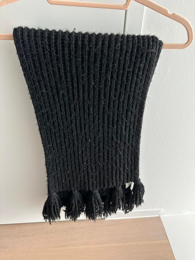Zwarte sjaal Essentiel, Essentiel, Ophalen of Verzenden, Gedragen, Sjaal