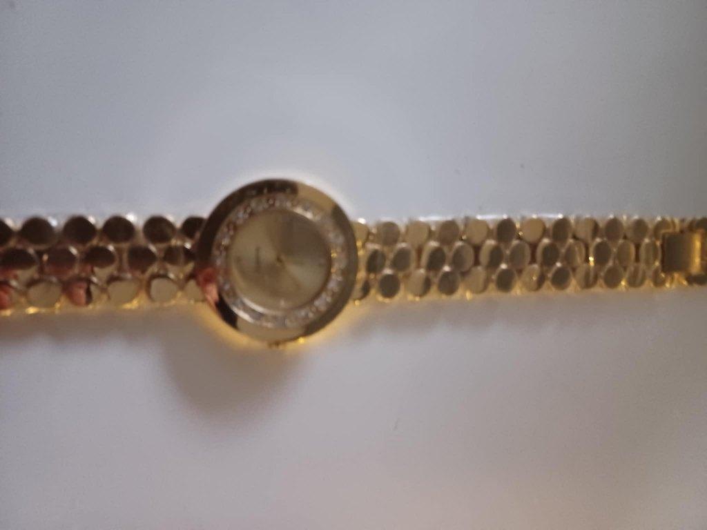 Montre-bracelet femme dorée+strass  état neuf, Enlèvement ou Envoi, Neuf, Montre-bracelet, Avec strass