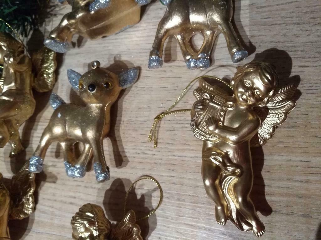 Lot de 9 sujets dorés : angelots et bambis avec brillants, Enlèvement ou Envoi