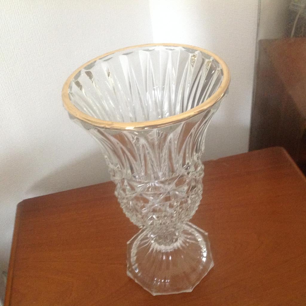 vaas in kristal met gouden randje, Ophalen of Verzenden