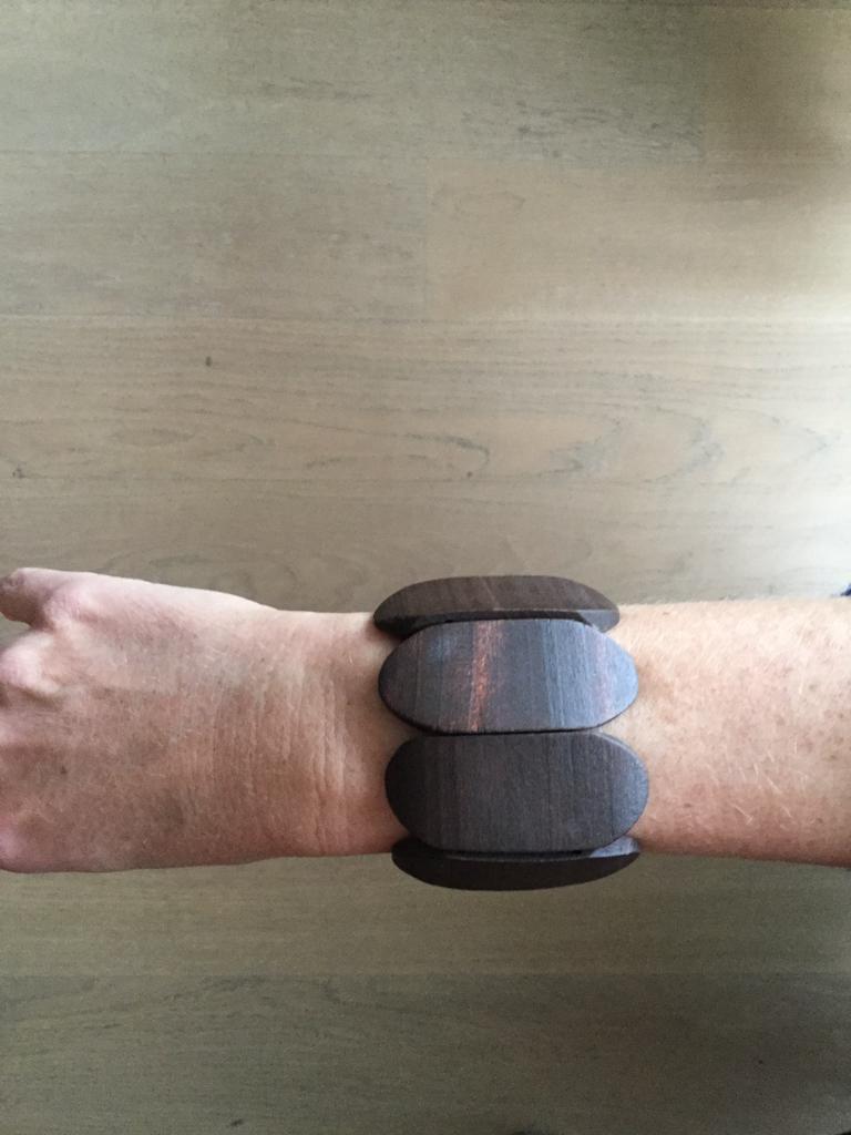 Houten armband, Handtassen en Accessoires, Armbanden, Ophalen of Verzenden, Zo goed als nieuw, Bruin, Hout