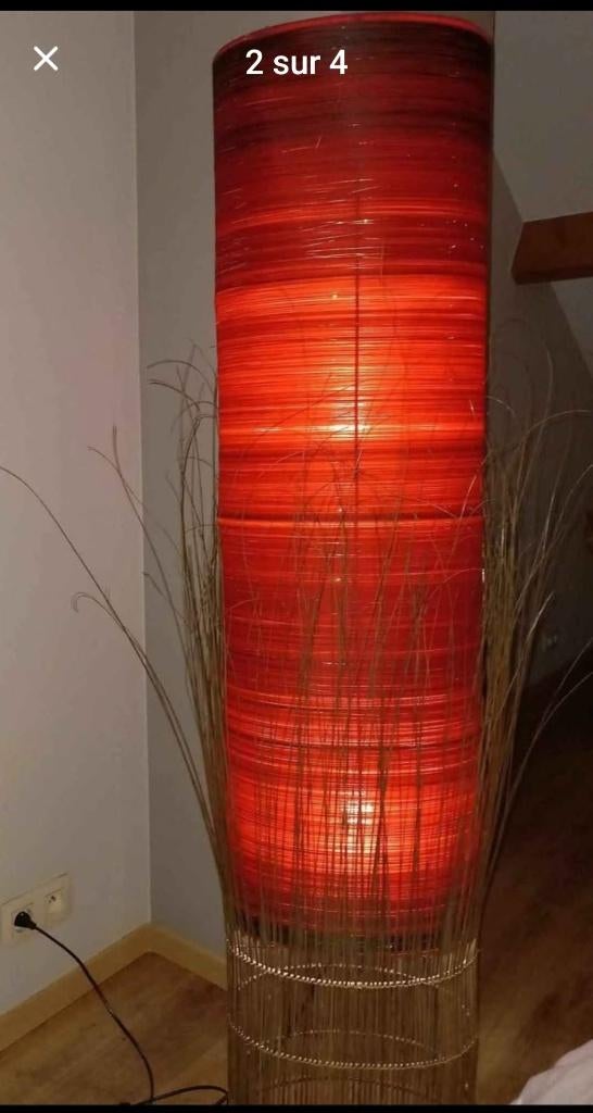 Lampe de sol rouge-orangée et fil doré 1,50m  *Etat NEUF*, Maison & Meubles, Enlèvement, Comme neuf, Synthétique, 150 à 200 cm