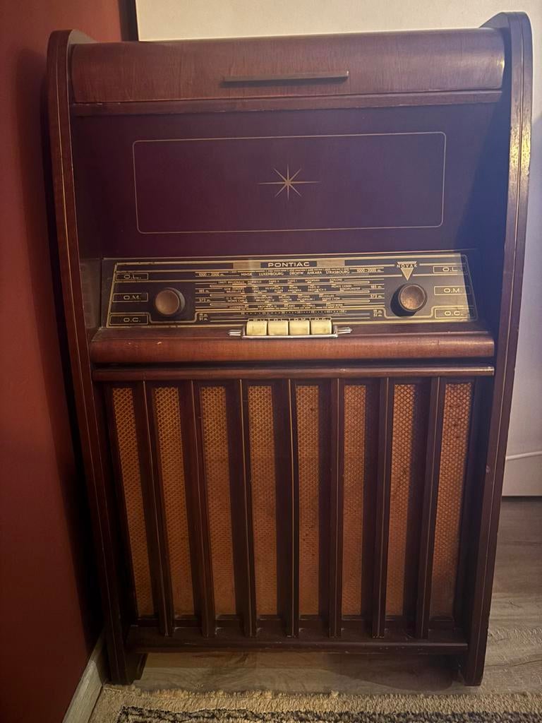 Radio vintage en bois — décorative, Enlèvement, Utilisé