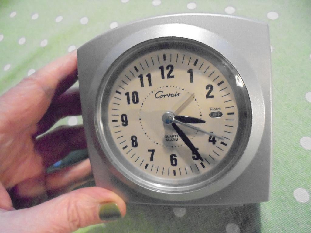 Analoge klokwekker "Corvair"  Quartz met lampje, Huis en Inrichting, Ophalen of Verzenden, Gebruikt