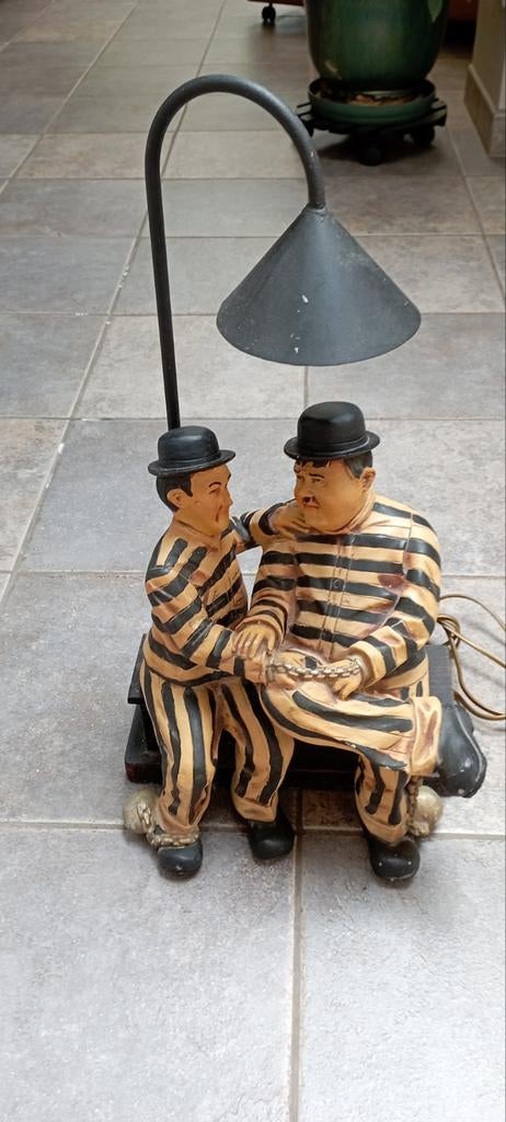 Laurel en Hardy lamp, Ophalen