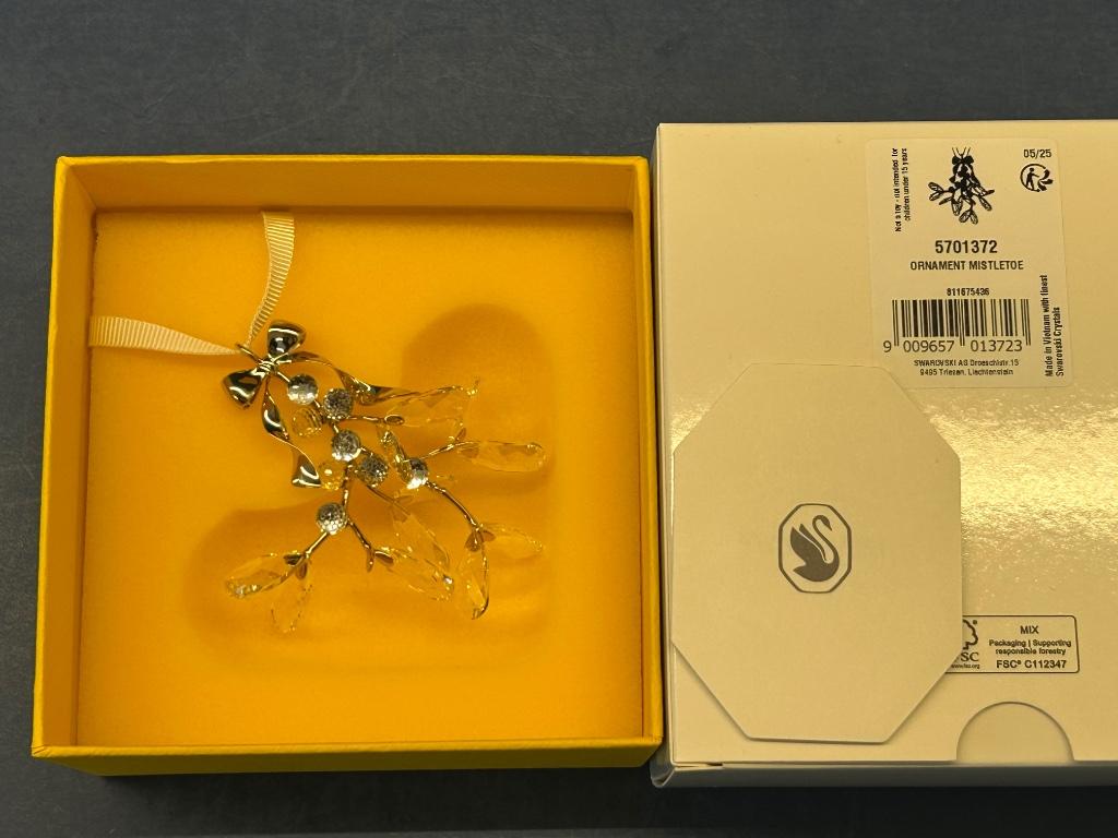 Swarovski Holiday Magic Ornament Maretak, Verzamelen, Swarovski, Nieuw, Figuurtje, Ophalen of Verzenden