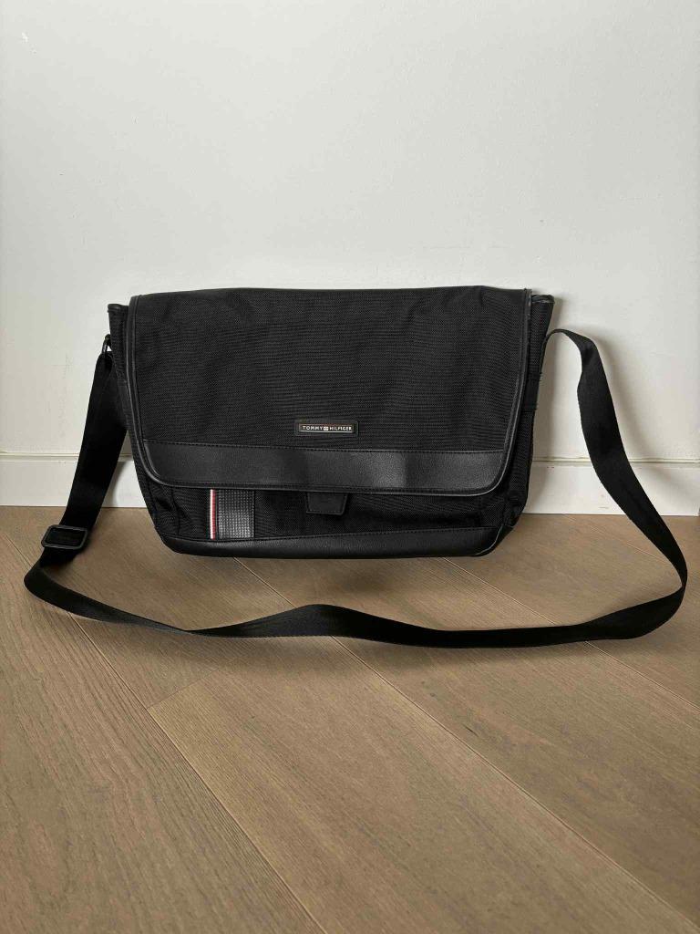 Sac bandoulière Tommy Hilfiger, Enlèvement ou Envoi, Utilisé, Noir, Autres marques