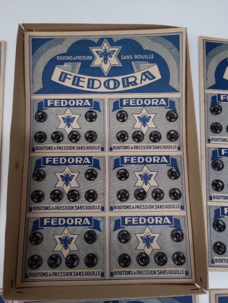 FEDORA antieke drukknopen met doosje, Ophalen of Verzenden