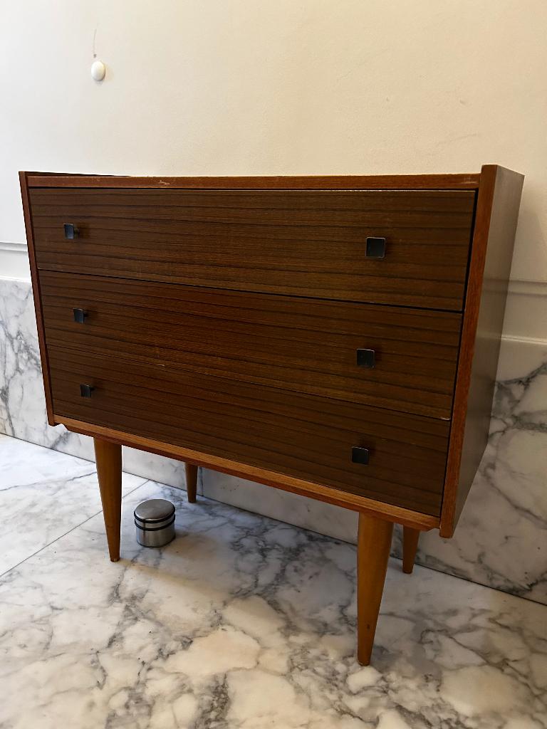 Vintage kast, 3 of 4 laden, Ophalen, Zo goed als nieuw