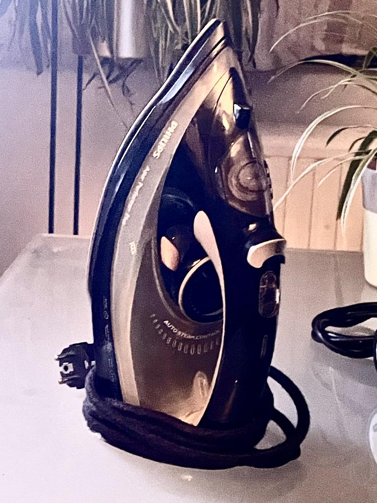 Strijkijzer Philips , werkt prima !, Elektronische apparatuur, Strijkijzers en Strijkplanken, Ophalen, Gebruikt, Strijkijzer met snoer