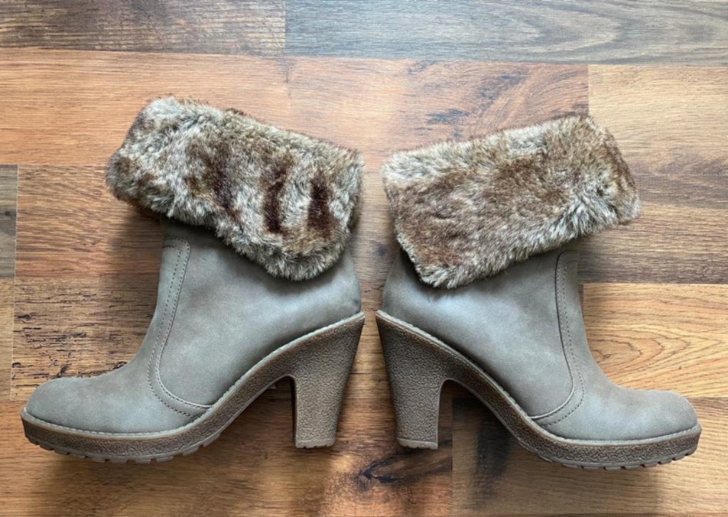Bruine laarsjes met imitatiebont maat 39 - NIEUW, Bruin, Verzenden, Lage of Enkellaarzen, Nieuw