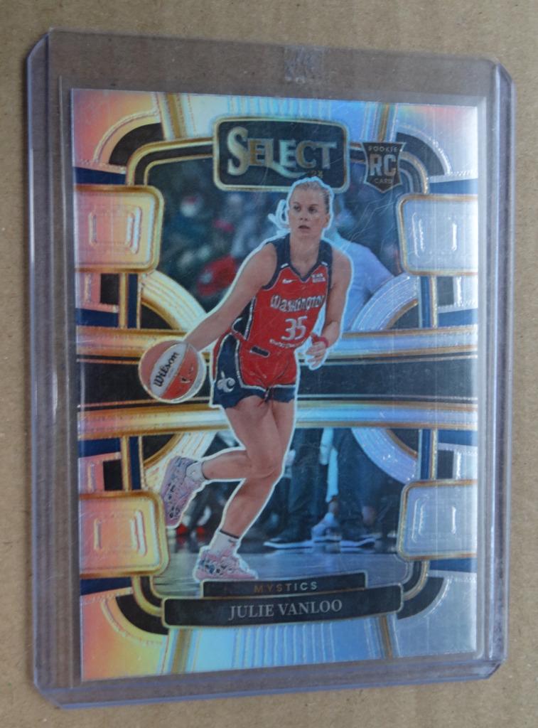 '24 Julie Vanloo Select Concourse "Prizm" #57 base - Rookie, Verzenden, Nieuw, Overige typen
