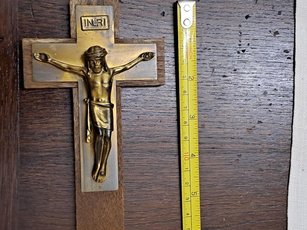 crucifix, Enlèvement ou Envoi