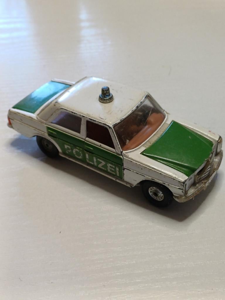 Gorgi Mercedes Benz 240 ,, Enlèvement