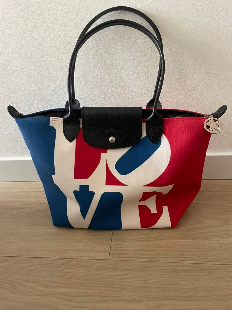 Longchamp x Robert Indiana LOVE Le Pliage Tote, Bijoux, Sacs & Beauté, Sacs | Sacs Femme, Enlèvement, Neuf, Bleu