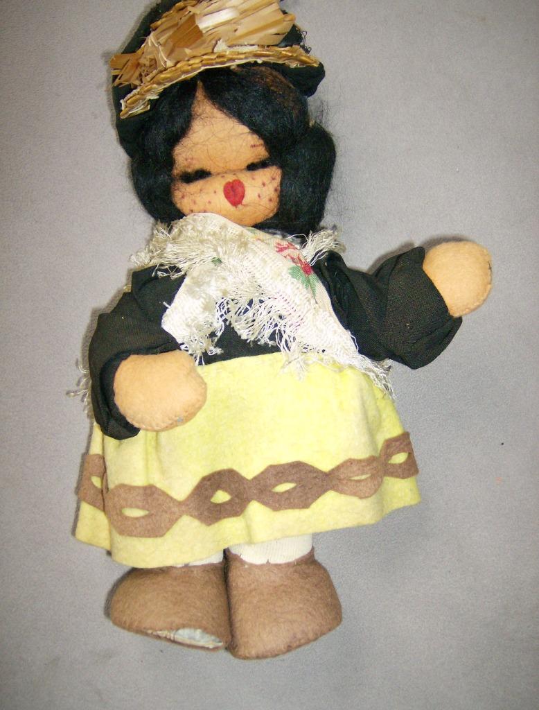 antiek poppetje / stof + riet, Collections, Jouets miniatures, Utilisé, Enlèvement ou Envoi