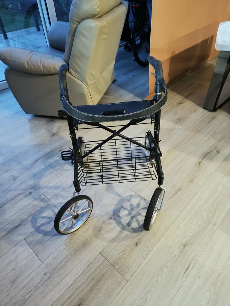 Lichte draagbare rollator, Ophalen