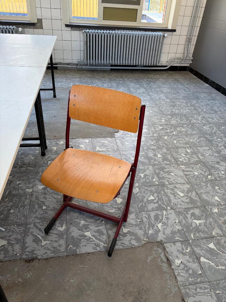Stoelen schoolmeubilair, Huis en Inrichting, Stoelen, Ophalen, Gebruikt, Rood, Overige materialen