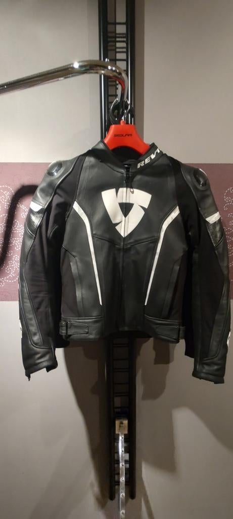 Veste moto en cuir Revit avec dorsale - taille 46, Motos, Enlèvement
