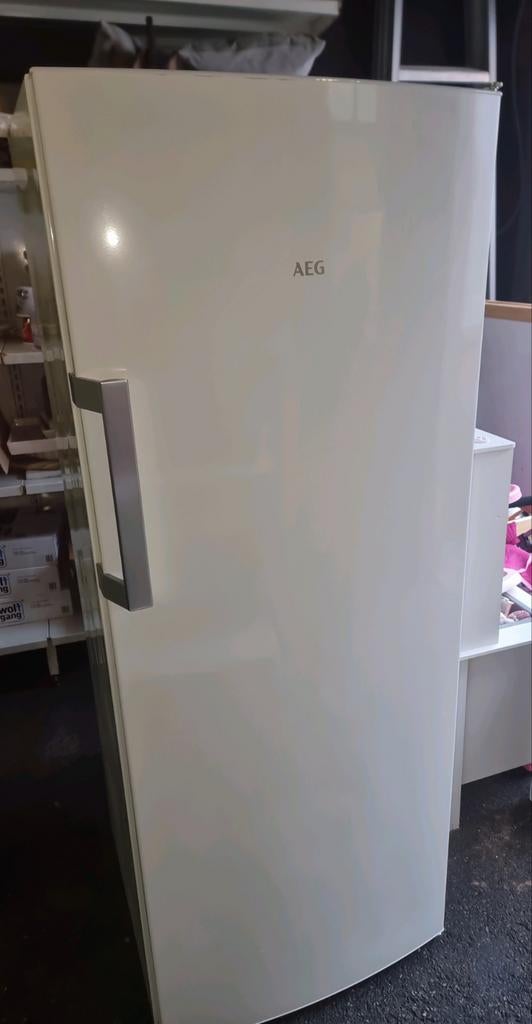 Vriezer AEG, Elektronische apparatuur, Vriezers en Diepvrieskisten, Gebruikt, Minder dan 60 cm, 140 tot 160 cm, Vrijstaand