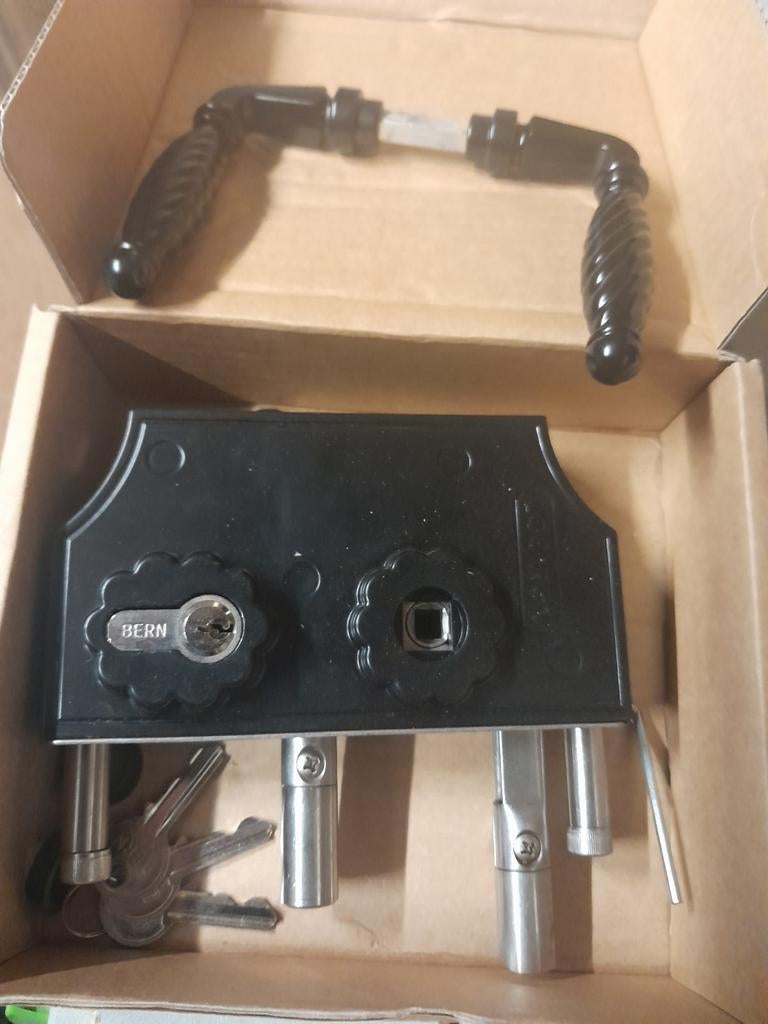 Nieuw locinox slot met alles erbij, Doe-het-zelf en Bouw, Hang- en Sluitwerk, Ophalen, Nieuw, Slot