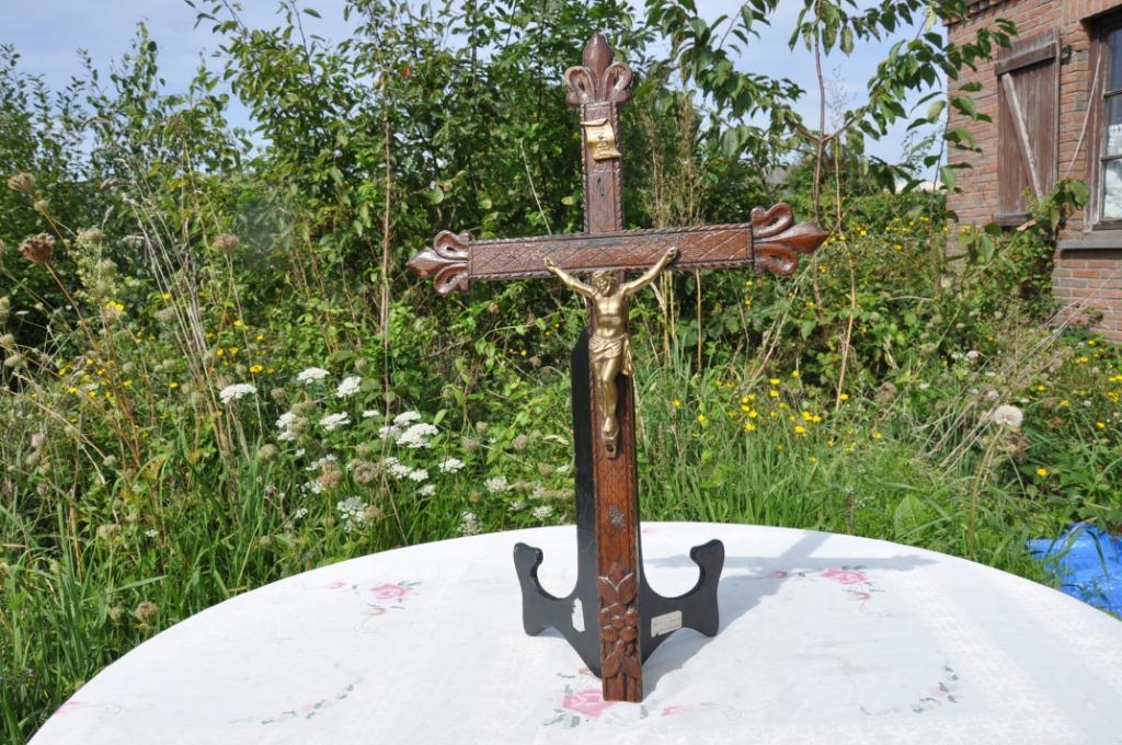 crucifix en bois 3 fleurs de lys, Enlèvement ou Envoi
