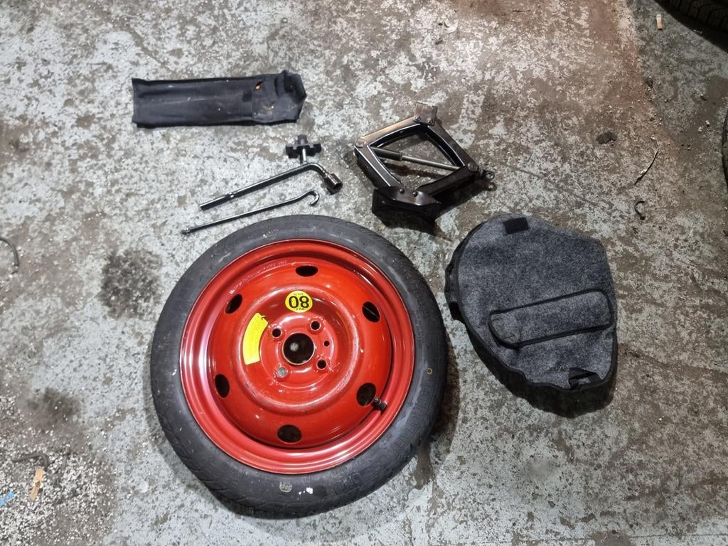 Hyundai i20 reservewiel kit, Ophalen of Verzenden, Hyundai