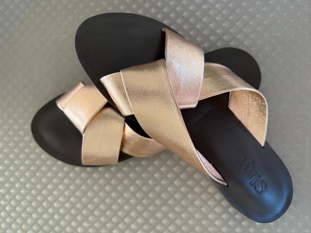 Platina Slippers Slaye (maat 42), Enlèvement ou Envoi, Autres couleurs, Comme neuf, Slaye