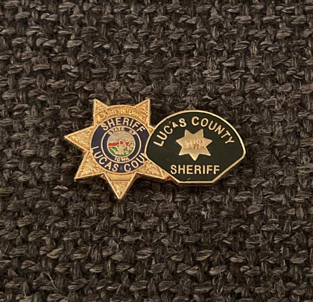 PIN - SHERIFF - LUCAS COUNTY - POLITIE - POLICE, Verzenden, Gebruikt, Overige onderwerpen, Speldje of Pin