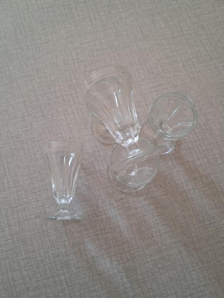 5 glazen miniatuur coupes op voet., Ophalen of Verzenden, Nieuw, Borrel- of Shotglas