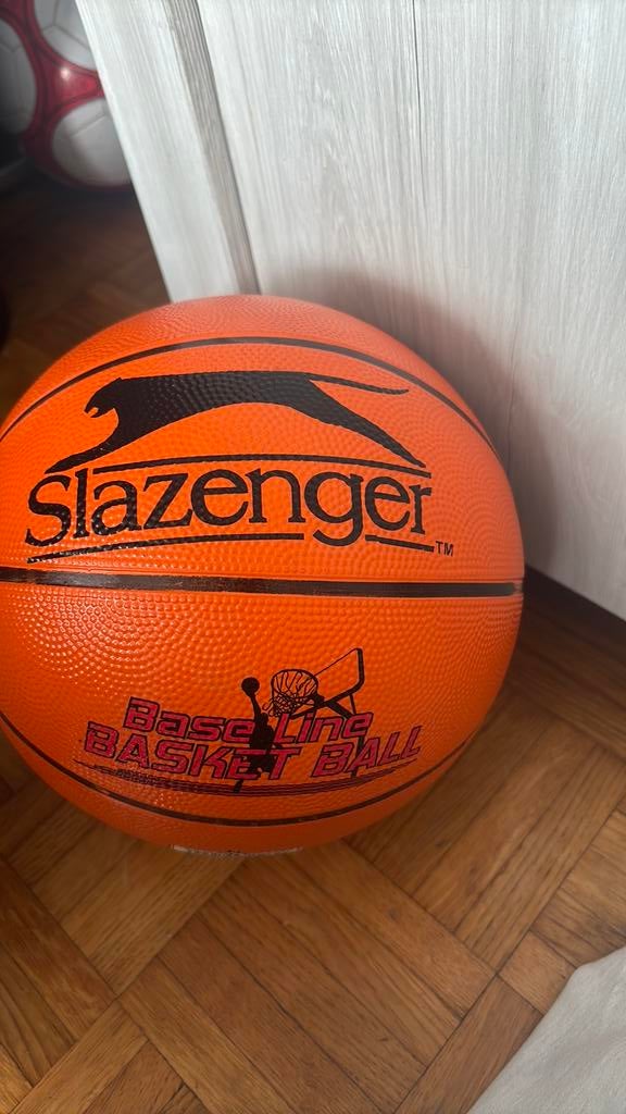 Slazenger Basketbal – zo goed als nieuw, Sports & Fitness, Basket, Enlèvement, Comme neuf, Ballon