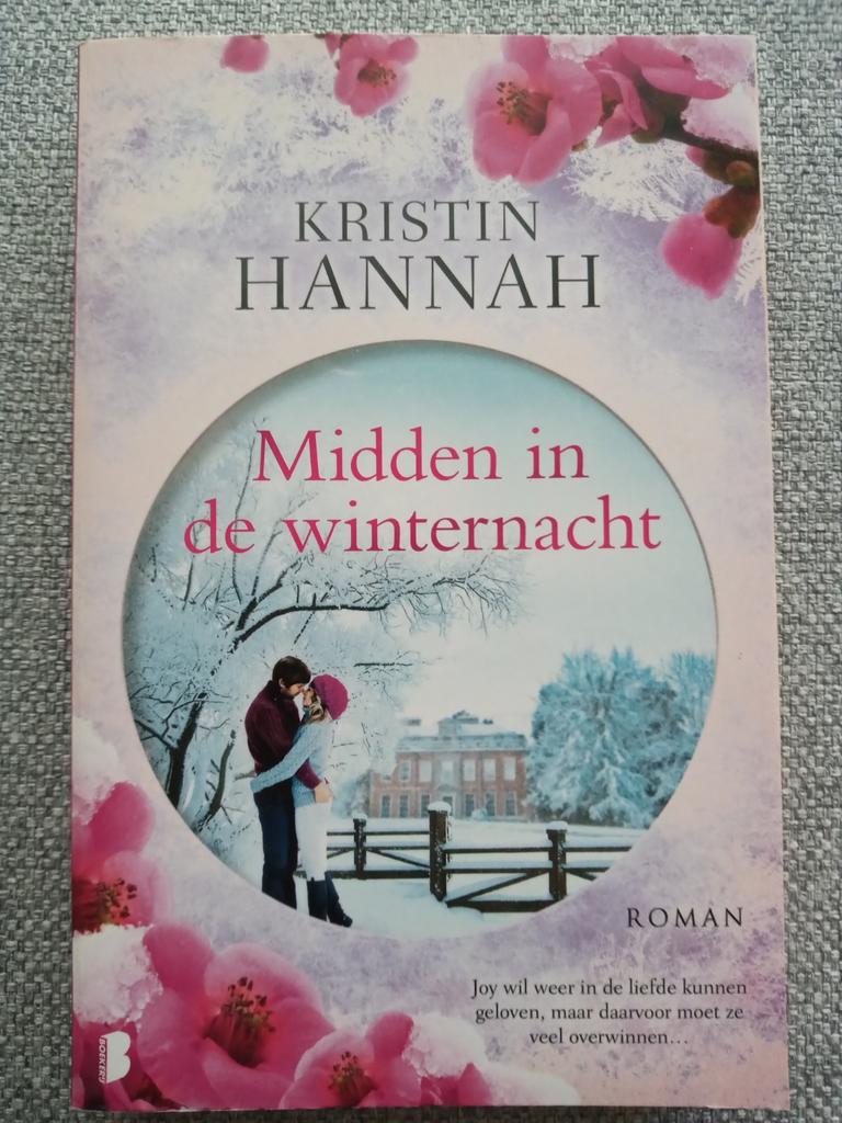 Kristin Hannah - Midden in de winternacht, Boeken, Ophalen of Verzenden, Zo goed als nieuw